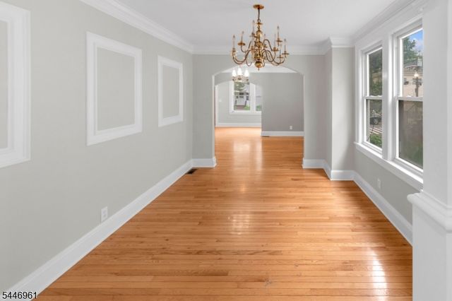 521 E Blancke St, Linden City, NJ 07036