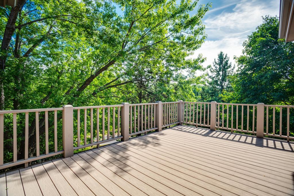 7089 Crowne Oak Road, Eden Prairie, MN 55344 — photo 2