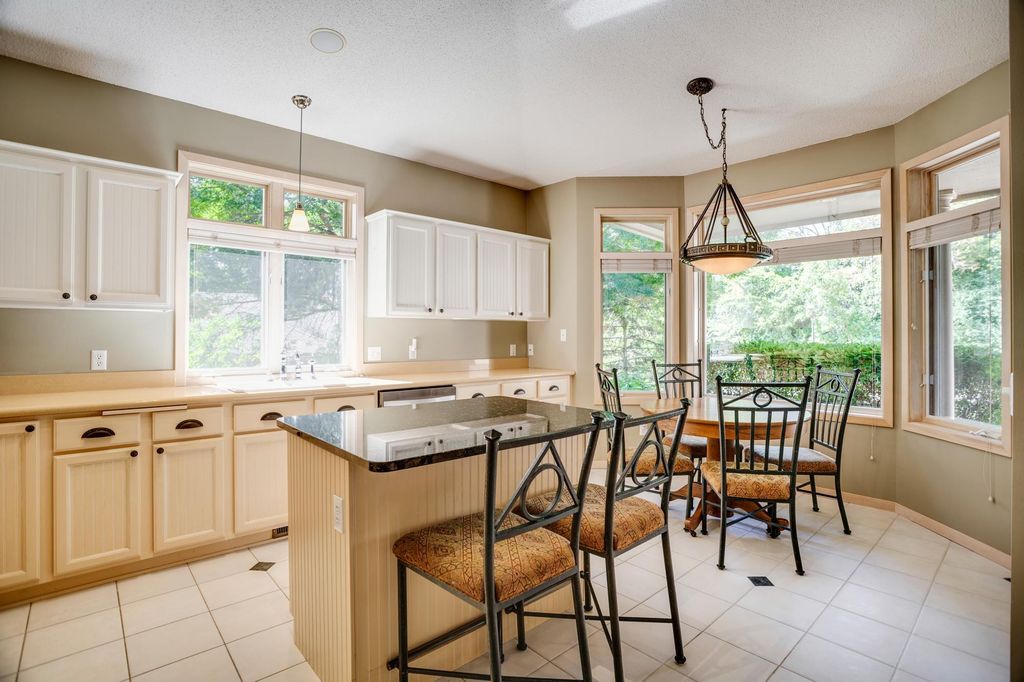 7089 Crowne Oak Road, Eden Prairie, MN 55344 — photo 4