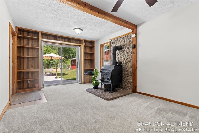 10226 SW Greenville Road, Greenville, MI 48838