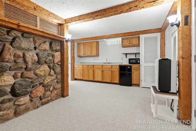 10226 SW Greenville Road, Greenville, MI 48838