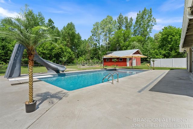 10226 SW Greenville Road, Greenville, MI 48838
