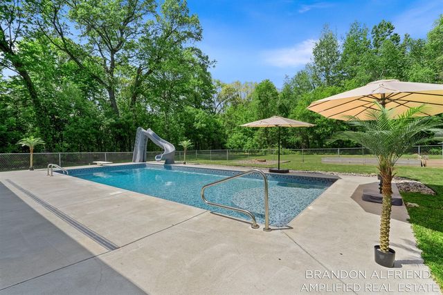 10226 SW Greenville Road, Greenville, MI 48838