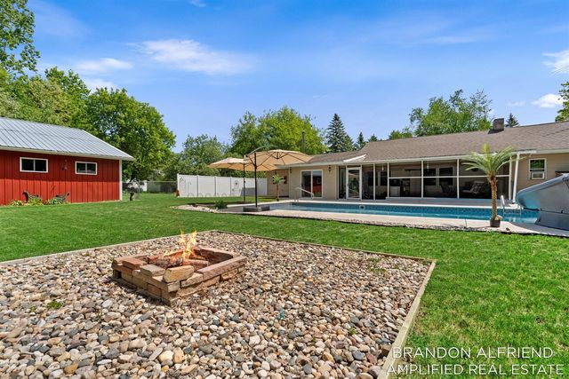 10226 SW Greenville Road, Greenville, MI 48838
