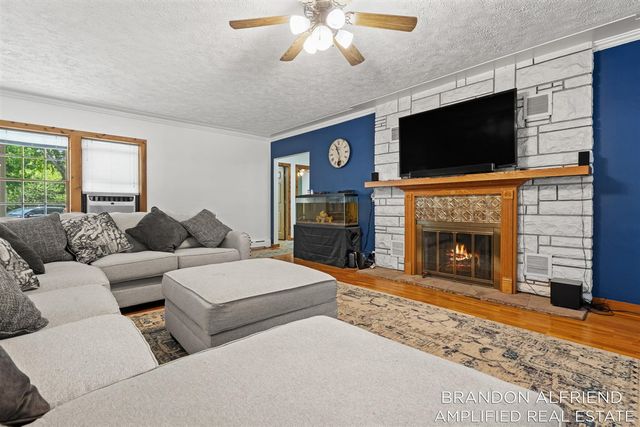 10226 SW Greenville Road, Greenville, MI 48838