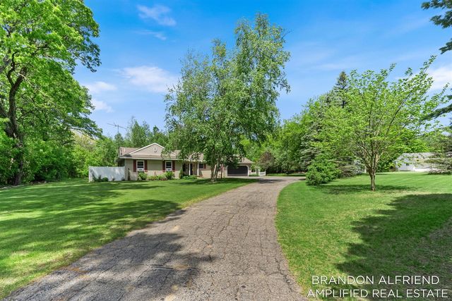10226 SW Greenville Road, Greenville, MI 48838