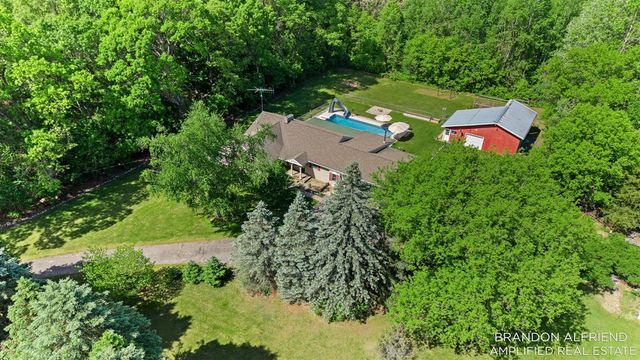 10226 SW Greenville Road, Greenville, MI 48838