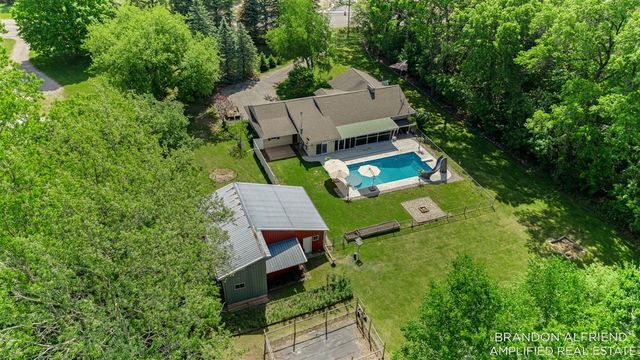 10226 SW Greenville Road, Greenville, MI 48838