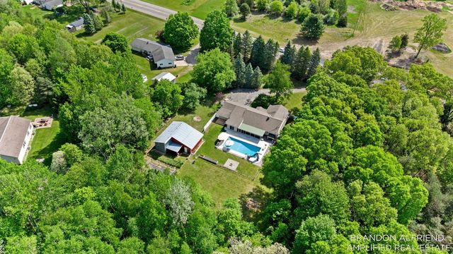 10226 SW Greenville Road, Greenville, MI 48838