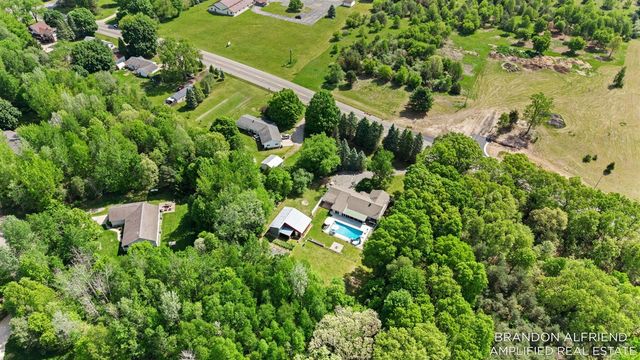 10226 SW Greenville Road, Greenville, MI 48838