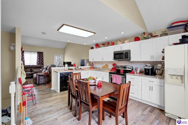 10307 Chimney Ridge Court, Louisville, KY 40299