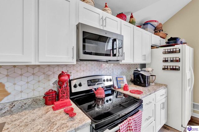 10307 Chimney Ridge Court, Louisville, KY 40299