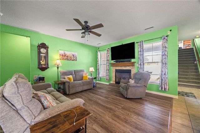 2225 Welbeck LN, Virginia Beach, VA 23456