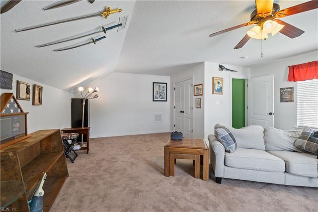 2225 Welbeck LN, Virginia Beach, VA 23456