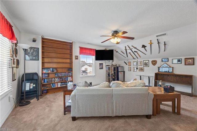 2225 Welbeck LN, Virginia Beach, VA 23456