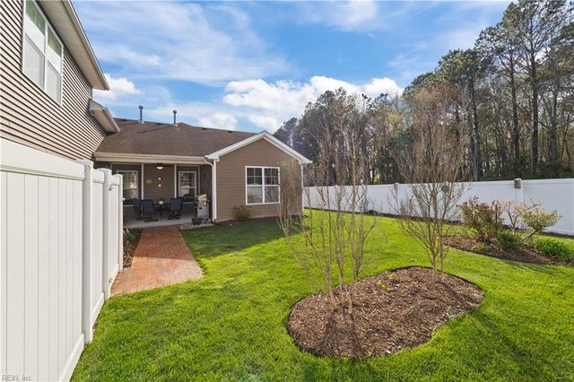 2225 Welbeck LN, Virginia Beach, VA 23456