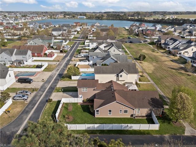 2225 Welbeck LN, Virginia Beach, VA 23456