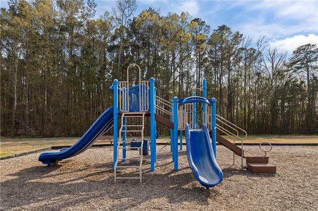 2225 Welbeck LN, Virginia Beach, VA 23456