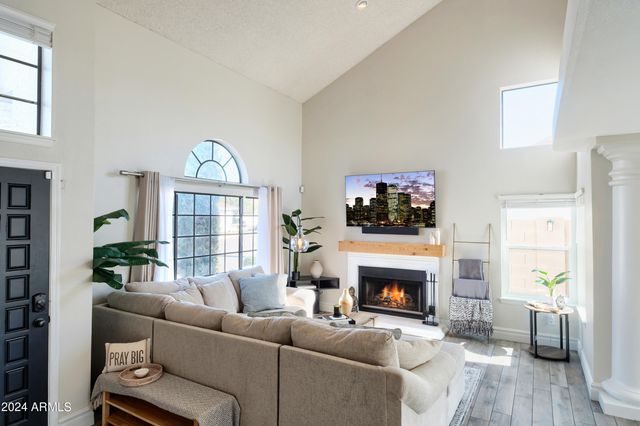 3207 E WESCOTT Drive, Phoenix, AZ 85050