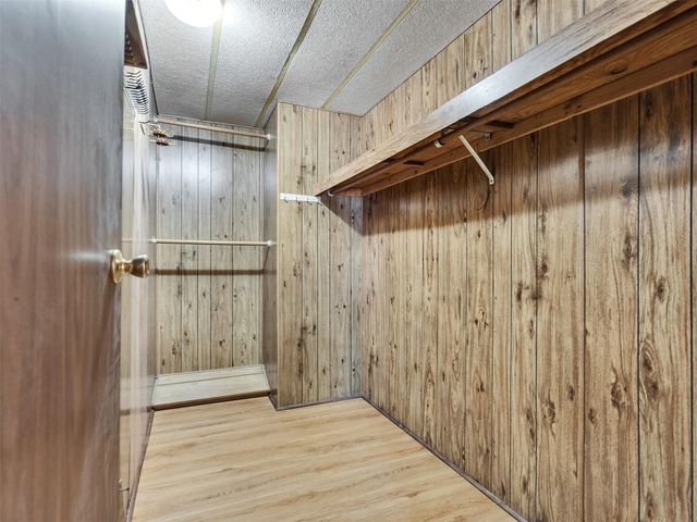 817 Westview Street, West Columbia, TX 77486