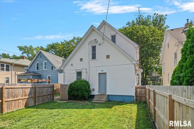 815 S DOUGLAS Avenue, Springfield, IL 62704