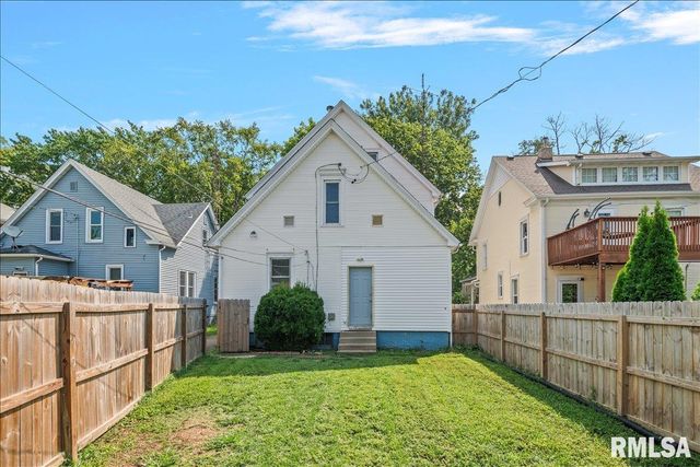 815 S DOUGLAS Avenue, Springfield, IL 62704