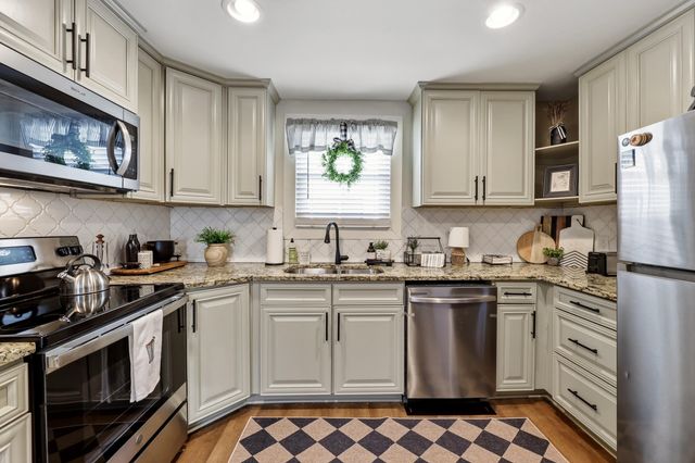 720 W Lexington Avenue, Danville, KY 40422