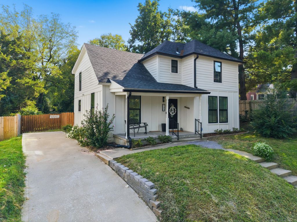 720 W Lexington Avenue, Danville, KY 40422