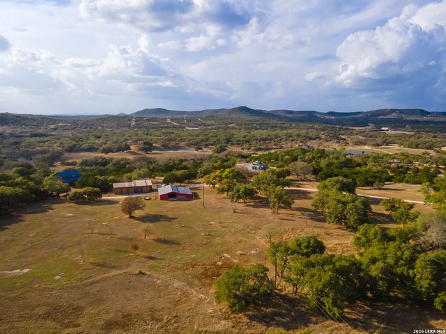 597 Krause, Pipe Creek, TX 78063