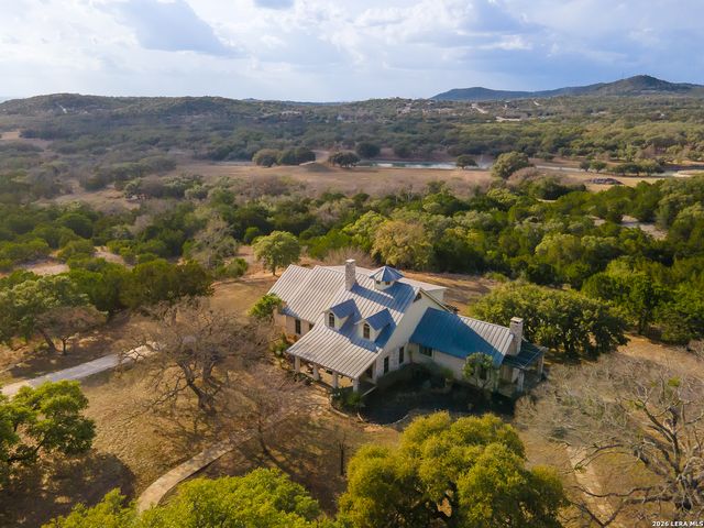 597 Krause, Pipe Creek, TX 78063