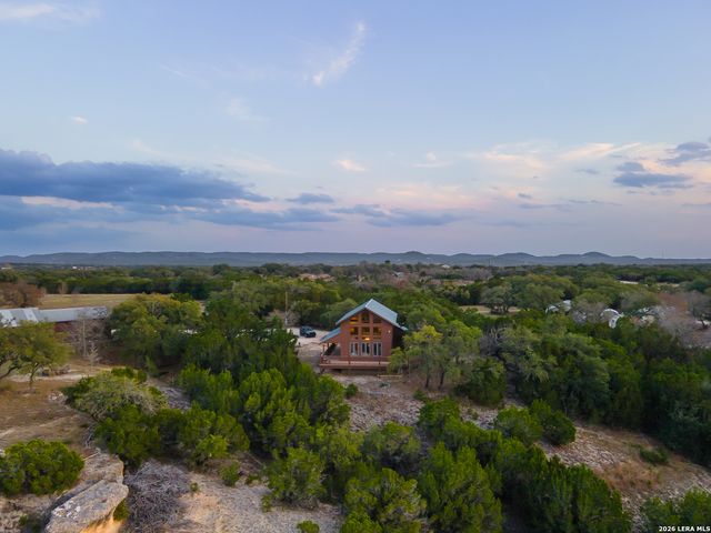 597 Krause, Pipe Creek, TX 78063
