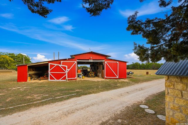 597 Krause, Pipe Creek, TX 78063