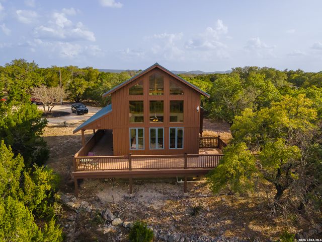 597 Krause, Pipe Creek, TX 78063