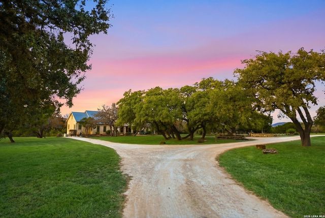 597 Krause, Pipe Creek, TX 78063