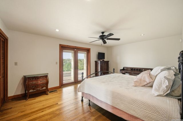 597 Krause, Pipe Creek, TX 78063