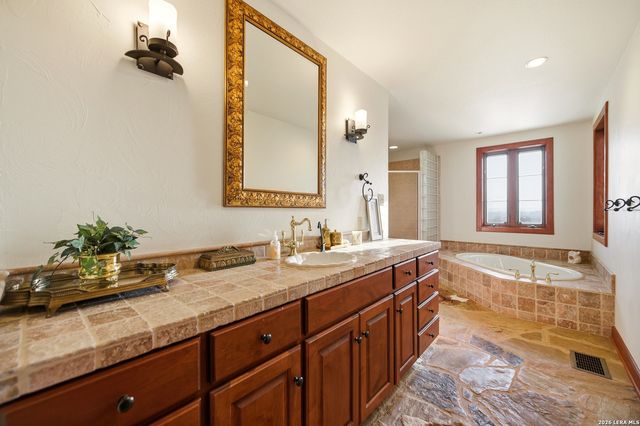 597 Krause, Pipe Creek, TX 78063