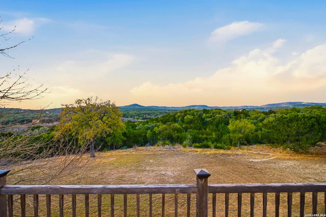 597 Krause, Pipe Creek, TX 78063