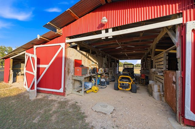 597 Krause, Pipe Creek, TX 78063