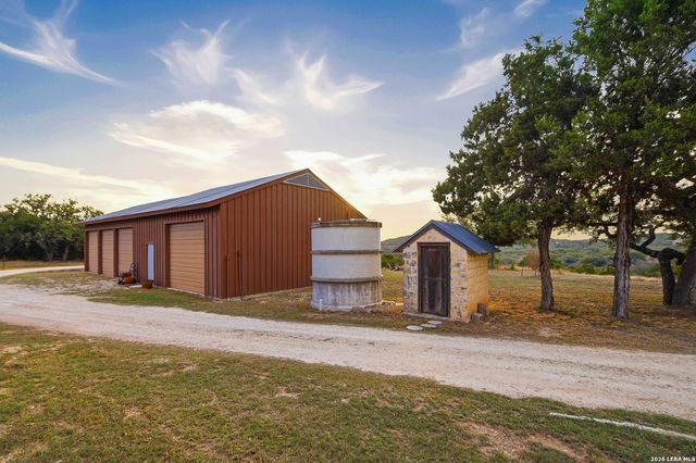 597 Krause, Pipe Creek, TX 78063