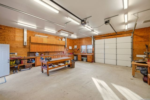 597 Krause, Pipe Creek, TX 78063