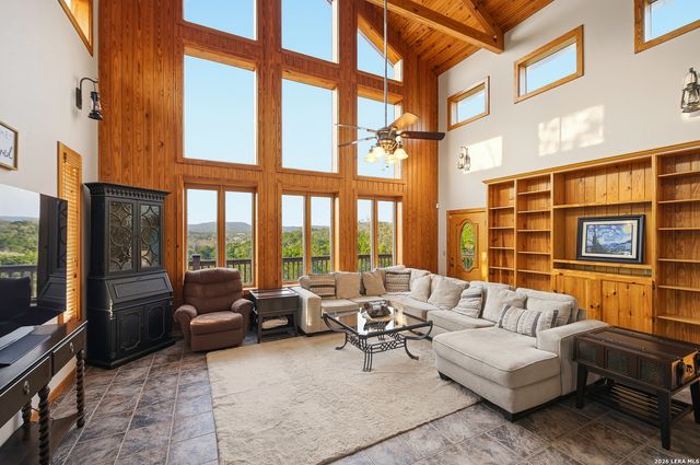 597 Krause, Pipe Creek, TX 78063