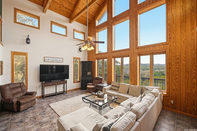 597 Krause, Pipe Creek, TX 78063