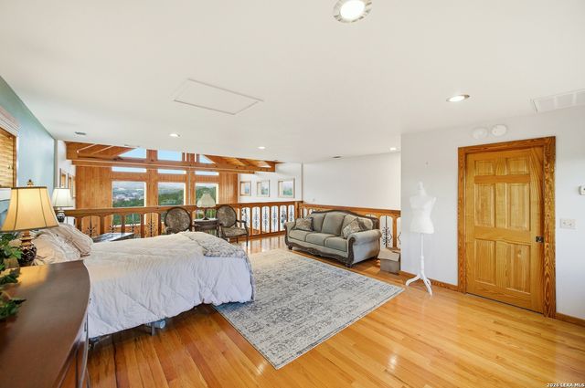 597 Krause, Pipe Creek, TX 78063