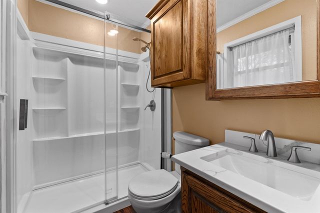 4054 Lakeshore Dr, Lone Star, TX 75668
