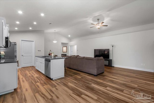 6712 Anchors Aweigh Ln, Pensacola, FL 32526