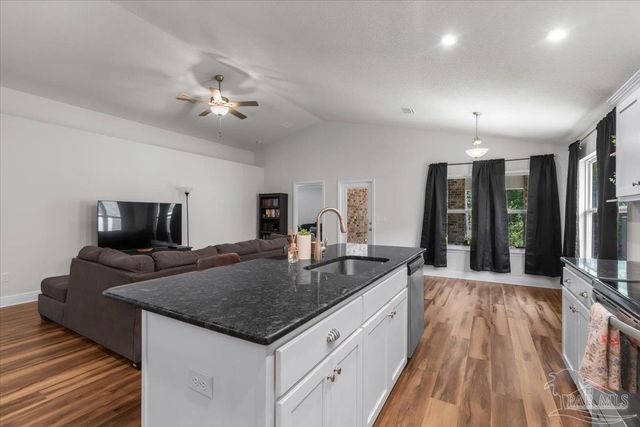6712 Anchors Aweigh Ln, Pensacola, FL 32526
