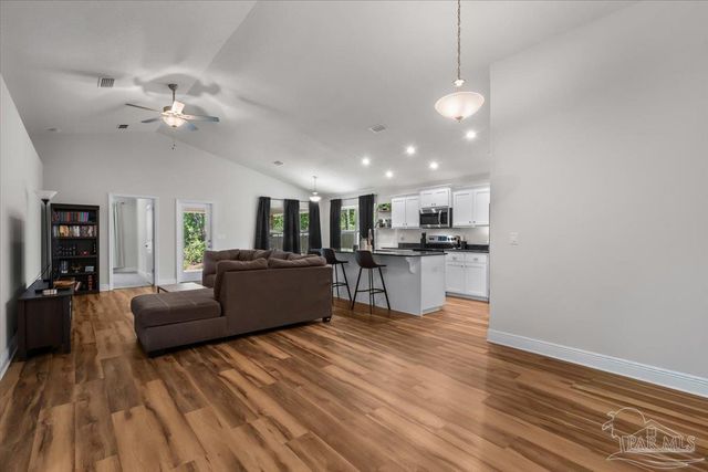 6712 Anchors Aweigh Ln, Pensacola, FL 32526