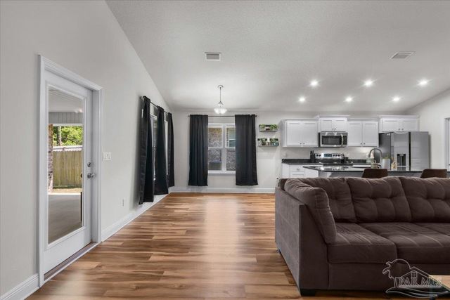 6712 Anchors Aweigh Ln, Pensacola, FL 32526