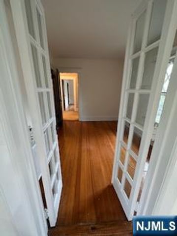 54 Washington Place 2nd flr, Ridgewood, NJ 07450