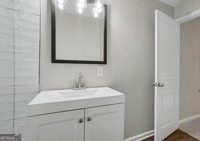 420 Georgia Avenue, Fayetteville, GA 30214